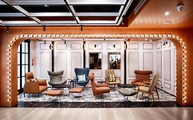 Voyager Hotel